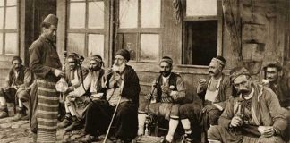 ilk nüfus sayımı Osmanlı Devleti'nde Padişah II.Mahmut zamanında 1831 yılında yapıldı